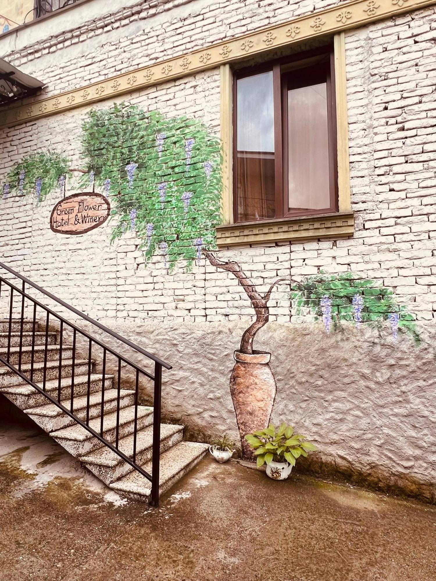 Green Flower Hotel Kutaisi Eksteriør bilde
